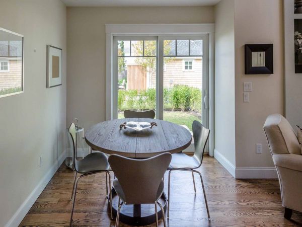 Cape Cod Home 994728