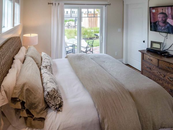 Cape Cod Home 994728