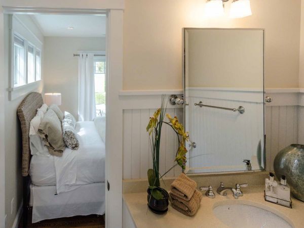 Cape Cod Home 994728