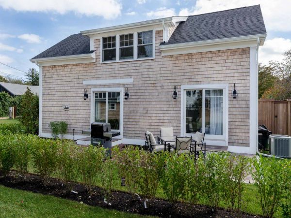 Cape Cod Home 994728