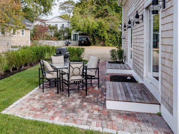 Cape Cod Home 994728