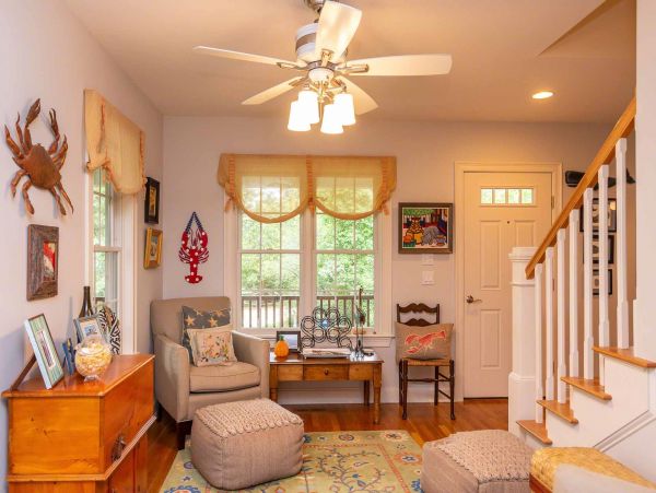 Cape Cod Home 994729