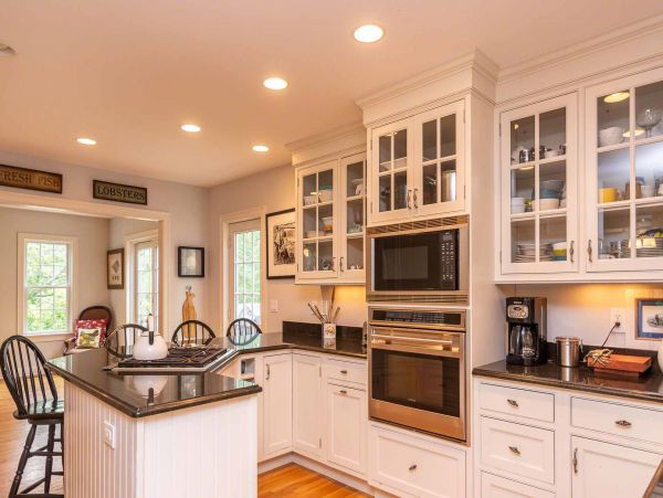 Cape Cod Home 994729