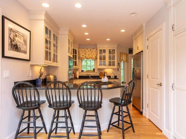 Cape Cod Home 994729