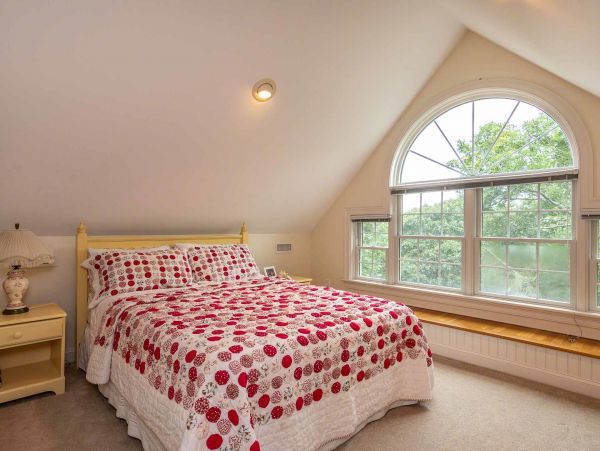 Cape Cod Home 994729