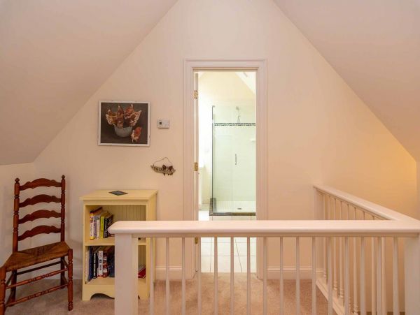 Cape Cod Home 994729