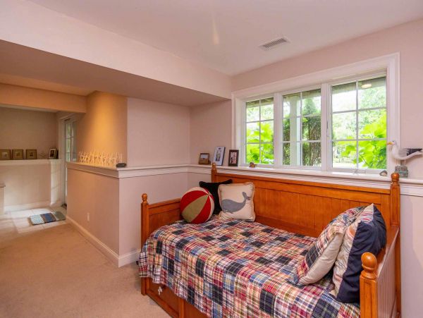 Cape Cod Home 994729
