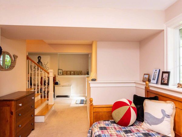 Cape Cod Home 994729