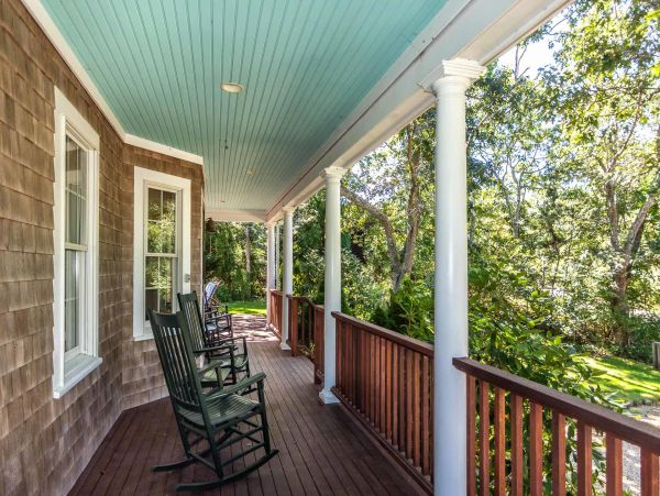 Cape Cod Home 994729