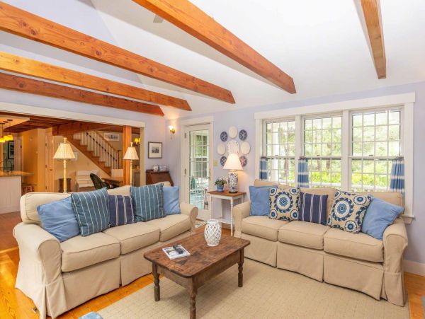 Cape Cod Home 994730