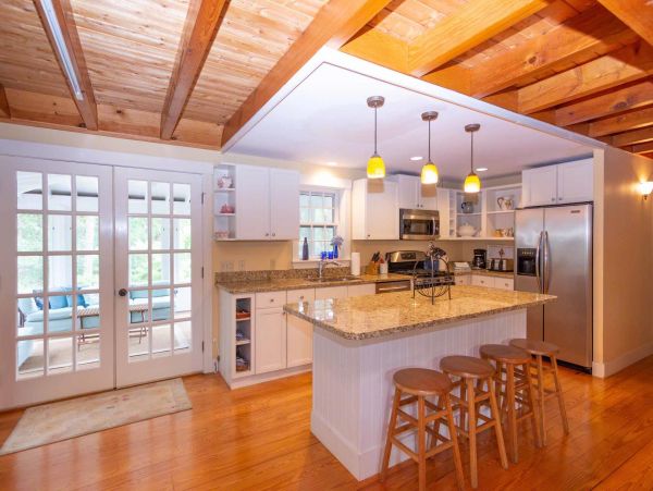 Cape Cod Home 994730