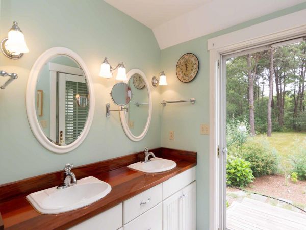 Cape Cod Home 994730