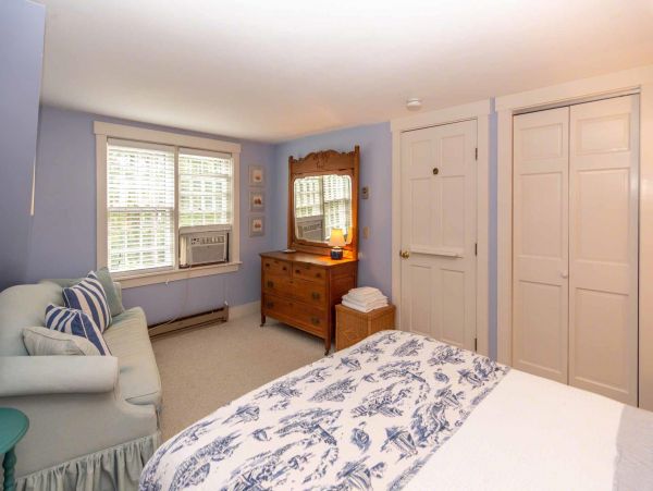 Cape Cod Home 994730