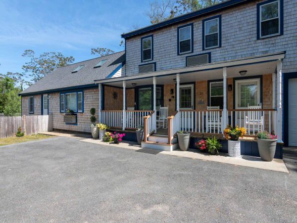 Cape Cod Home 994732