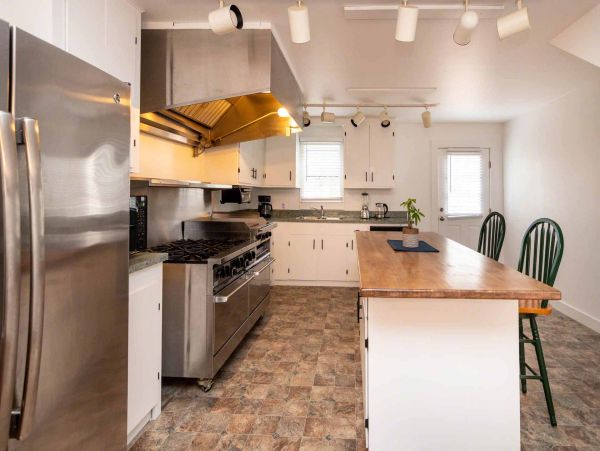 Cape Cod Home 994732