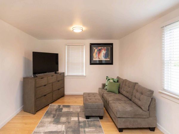 Cape Cod Home 994732