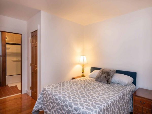 Cape Cod Home 994732
