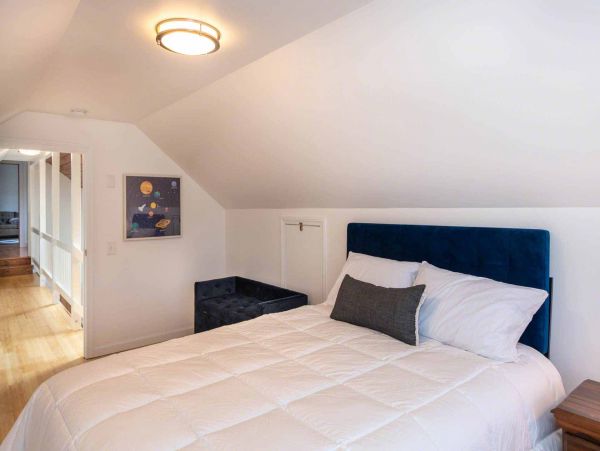 Cape Cod Home 994732
