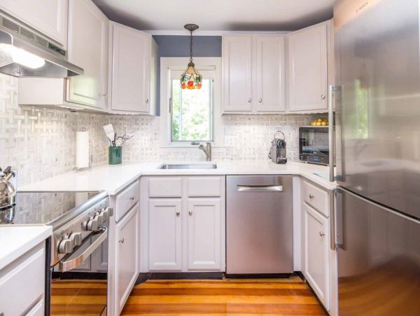 Cape Cod Home 994733