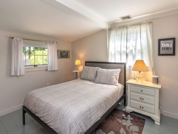 Cape Cod Home 994733