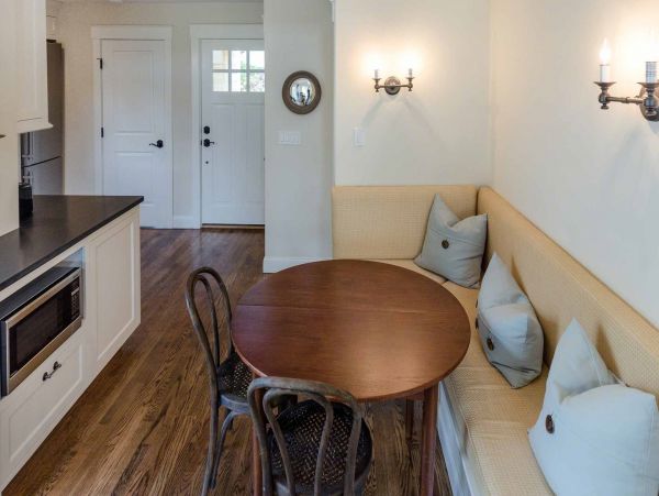 Cape Cod Home 994734