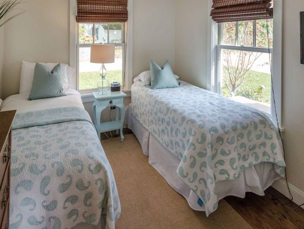 Cape Cod Home 994734