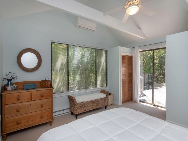 Cape Cod Home 994735