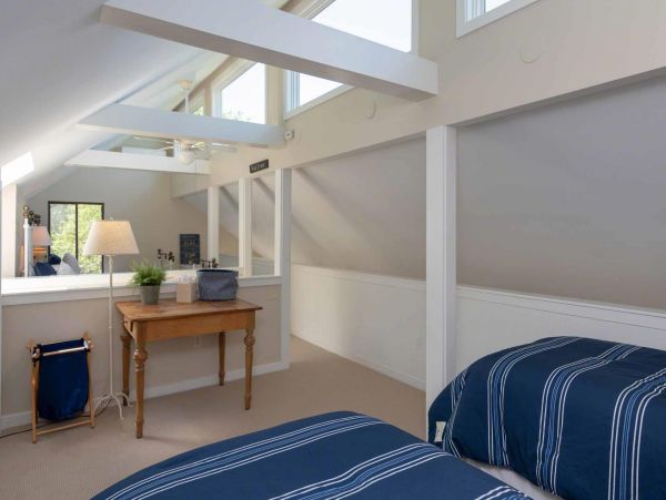 Cape Cod Home 994735