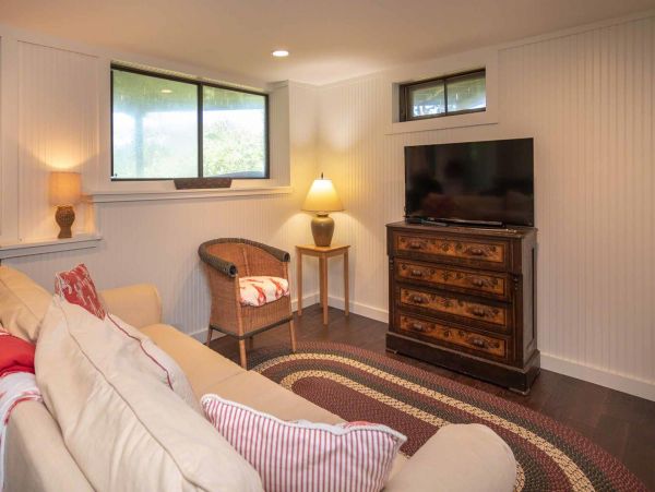 Cape Cod Home 994735