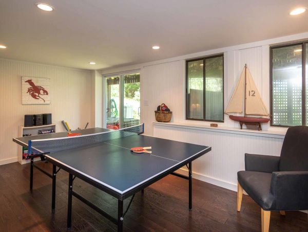 Cape Cod Home 994735