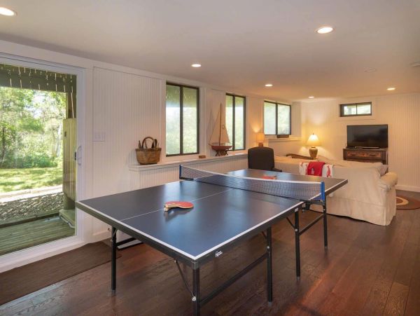 Cape Cod Home 994735