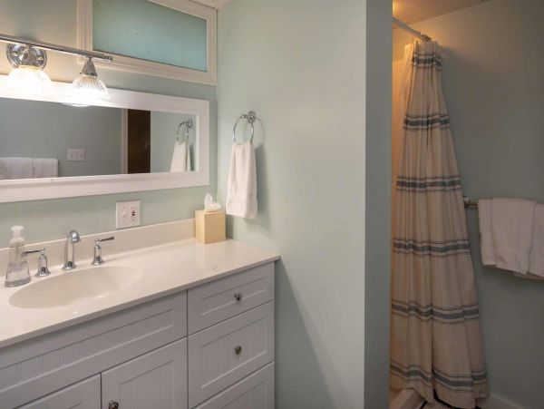 Cape Cod Home 994735