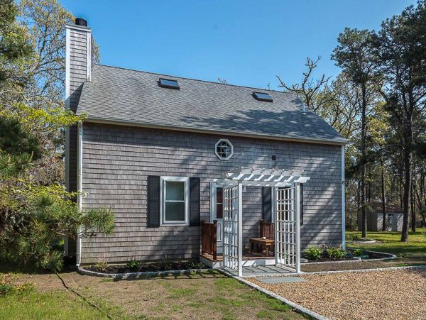 Cape Cod Home 994737