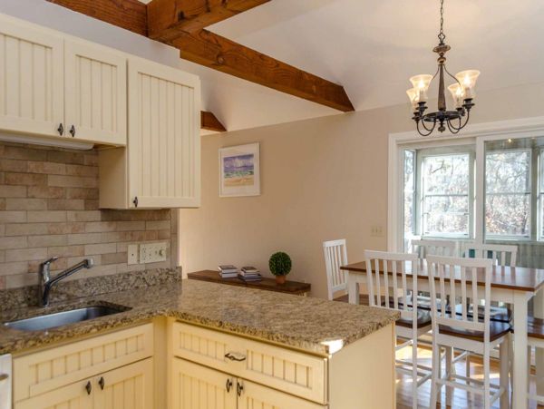 Cape Cod Home 994737