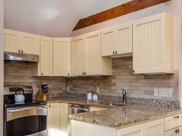 Cape Cod Home 994737