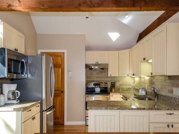 Cape Cod Home 994737