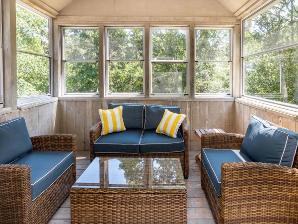 Cape Cod Home 994737