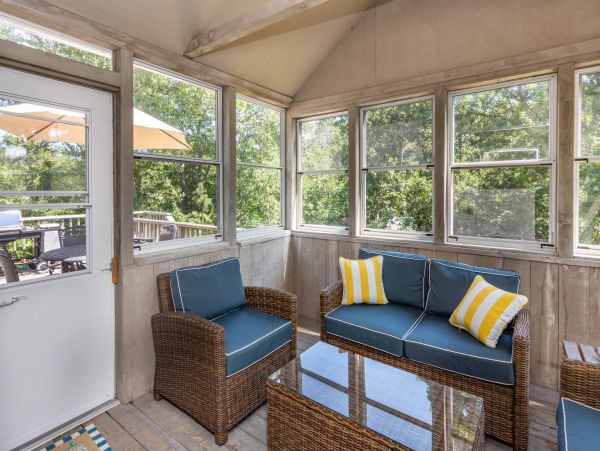 Cape Cod Home 994737