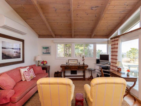 Cape Cod Home 994738