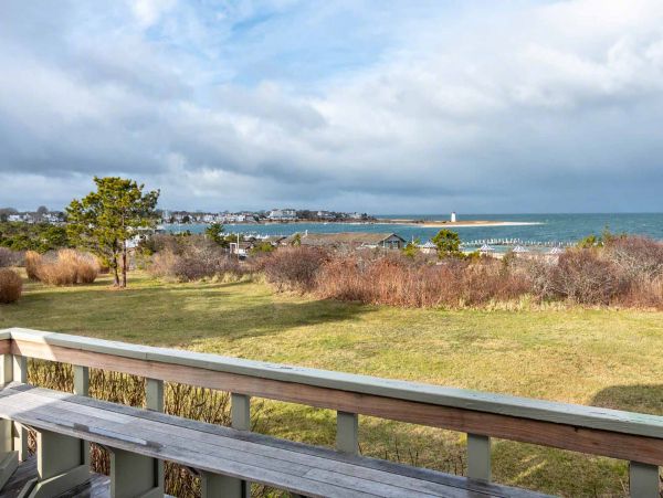 Cape Cod Home 994738