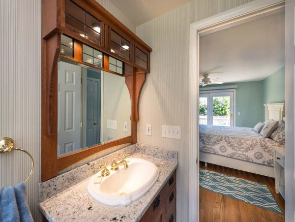 Cape Cod Home 994741