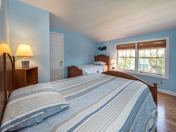 Cape Cod Home 994741