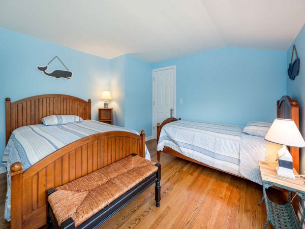 Cape Cod Home 994741