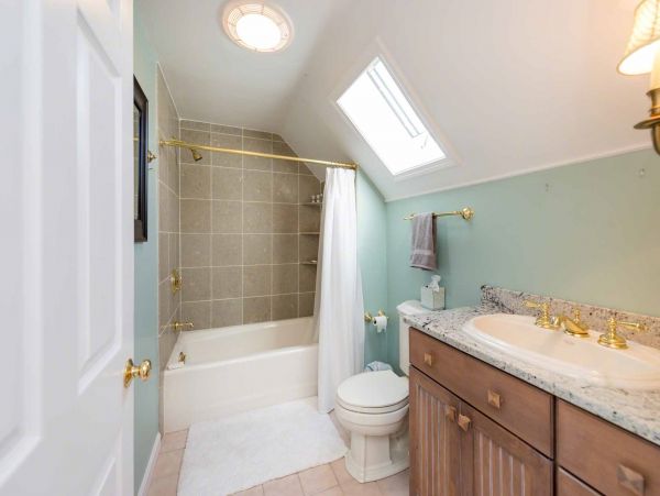 Cape Cod Home 994741