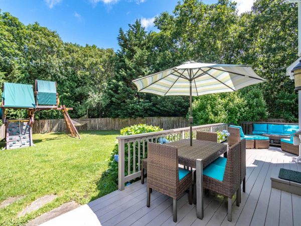 Cape Cod Home 994741