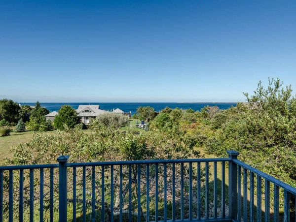 Cape Cod Home 994742