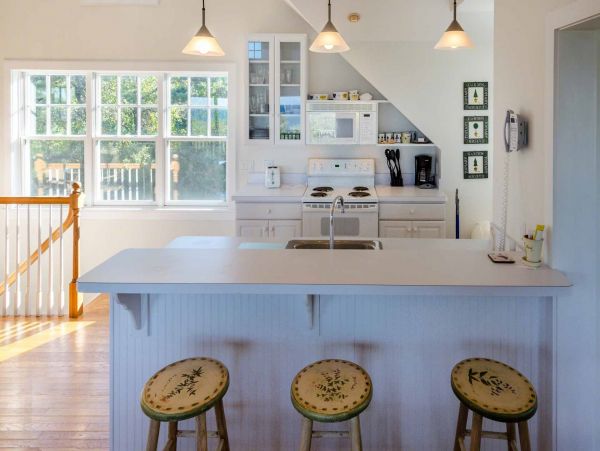 Cape Cod Home 994742