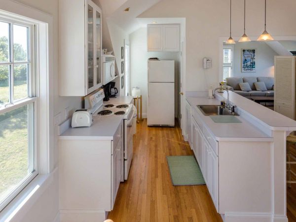 Cape Cod Home 994742