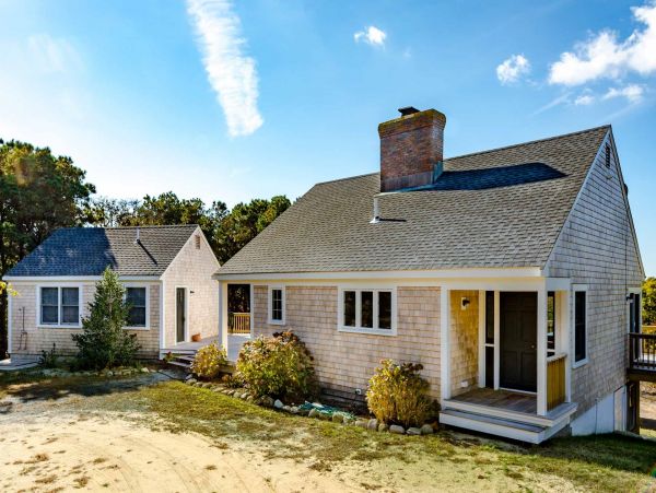 Cape Cod Home 994743