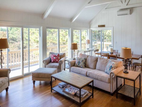 Cape Cod Home 994743